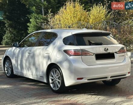 Лексус СТ 2013 в Одессе на Automoto.ua Белый Лексус СТ, объемом двигателя 1.8 л и пробегом 92 тыс. км за 15500 $, фото 10 на Automoto.ua