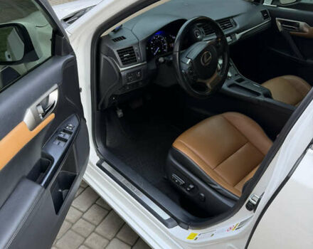 Белый Лексус СТ, объемом двигателя 1.8 л и пробегом 90 тыс. км за 14900 $, фото 10 на Automoto.ua