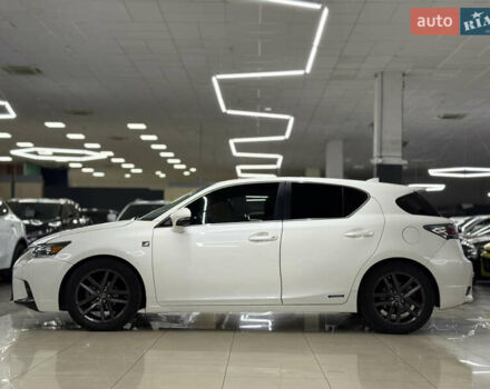 Білий Лексус СТ, об'ємом двигуна 1.8 л та пробігом 211 тис. км за 15699 $, фото 7 на Automoto.ua