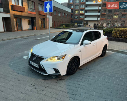 Белый Лексус СТ, объемом двигателя 1.8 л и пробегом 210 тыс. км за 14900 $, фото 2 на Automoto.ua