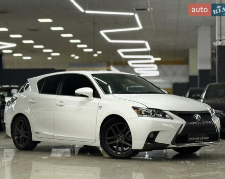 Білий Лексус СТ, об'ємом двигуна 1.8 л та пробігом 211 тис. км за 15699 $, фото 2 на Automoto.ua