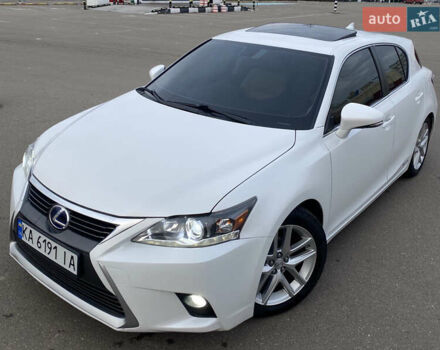 Белый Лексус СТ, объемом двигателя 1.8 л и пробегом 165 тыс. км за 15299 $, фото 2 на Automoto.ua