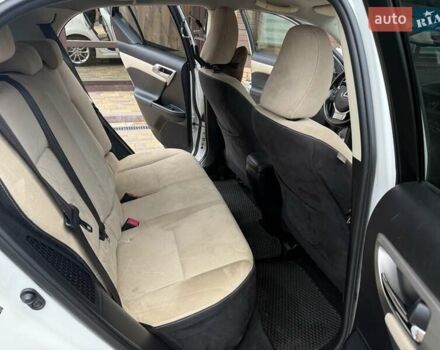 Белый Лексус СТ, объемом двигателя 1.8 л и пробегом 179 тыс. км за 13500 $, фото 34 на Automoto.ua