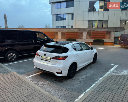 Белый Лексус СТ, объемом двигателя 1.8 л и пробегом 210 тыс. км за 14900 $, фото 12 на Automoto.ua