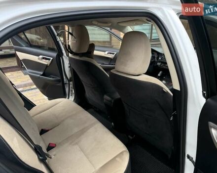 Белый Лексус СТ, объемом двигателя 1.8 л и пробегом 179 тыс. км за 13500 $, фото 36 на Automoto.ua