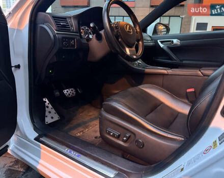 Белый Лексус СТ, объемом двигателя 1.8 л и пробегом 210 тыс. км за 14900 $, фото 14 на Automoto.ua