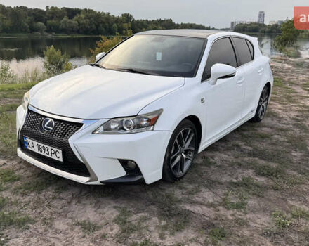 Белый Лексус СТ, объемом двигателя 1.8 л и пробегом 145 тыс. км за 15300 $, фото 2 на Automoto.ua