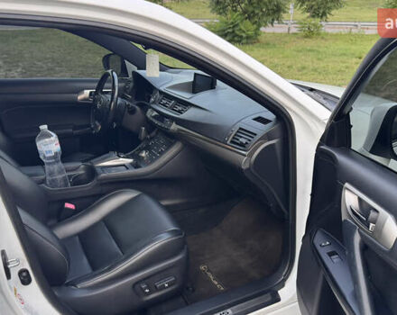 Белый Лексус СТ, объемом двигателя 1.8 л и пробегом 145 тыс. км за 15300 $, фото 12 на Automoto.ua