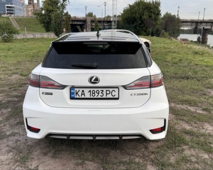 Белый Лексус СТ, объемом двигателя 1.8 л и пробегом 145 тыс. км за 15600 $, фото 4 на Automoto.ua