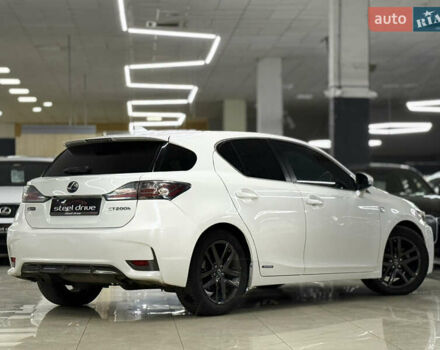 Білий Лексус СТ, об'ємом двигуна 1.8 л та пробігом 211 тис. км за 15699 $, фото 4 на Automoto.ua