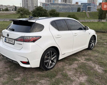 Белый Лексус СТ, объемом двигателя 1.8 л и пробегом 145 тыс. км за 15300 $, фото 6 на Automoto.ua