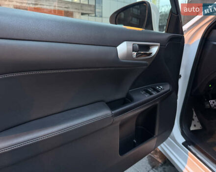 Белый Лексус СТ, объемом двигателя 1.8 л и пробегом 210 тыс. км за 14900 $, фото 16 на Automoto.ua