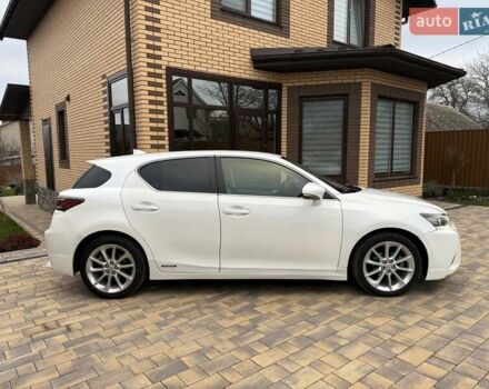 Белый Лексус СТ, объемом двигателя 1.8 л и пробегом 179 тыс. км за 13500 $, фото 18 на Automoto.ua