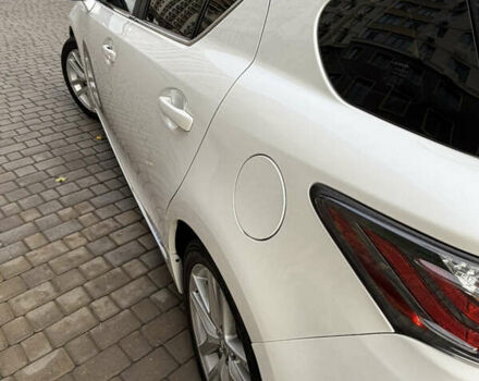 Белый Лексус СТ, объемом двигателя 1.8 л и пробегом 90 тыс. км за 14900 $, фото 6 на Automoto.ua