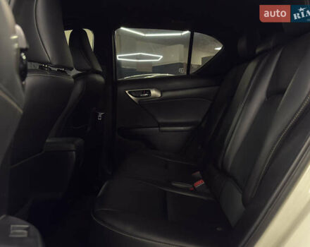 Білий Лексус СТ, об'ємом двигуна 1.8 л та пробігом 211 тис. км за 15699 $, фото 10 на Automoto.ua