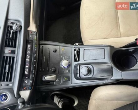 Белый Лексус СТ, объемом двигателя 1.8 л и пробегом 179 тыс. км за 13500 $, фото 24 на Automoto.ua