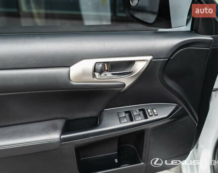 Білий Лексус СТ, об'ємом двигуна 1.8 л та пробігом 136 тис. км за 17600 $, фото 26 на Automoto.ua