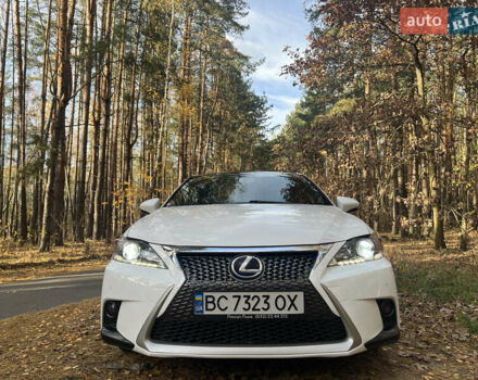 Лексус СТ 2015 в Киеве на Automoto.ua Белый Лексус СТ, объемом двигателя 1.8 л и пробегом 163 тыс. км за 17800 $, фото 14 на Automoto.ua