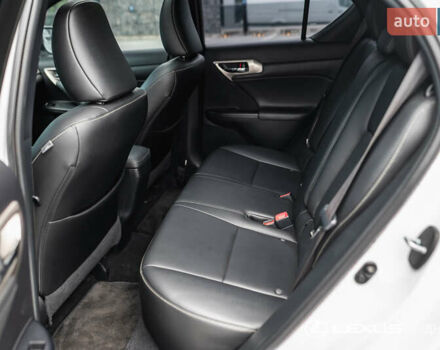 Білий Лексус СТ, об'ємом двигуна 1.8 л та пробігом 136 тис. км за 17600 $, фото 16 на Automoto.ua