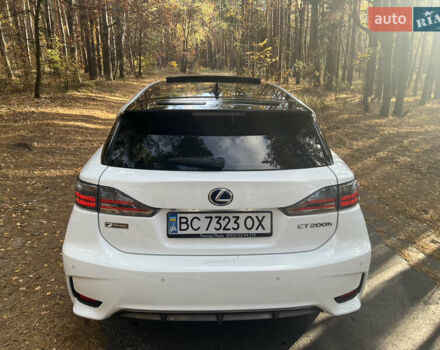 Лексус СТ 2015 в Киеве на Automoto.ua Белый Лексус СТ, объемом двигателя 1.8 л и пробегом 163 тыс. км за 17800 $, фото 13 на Automoto.ua