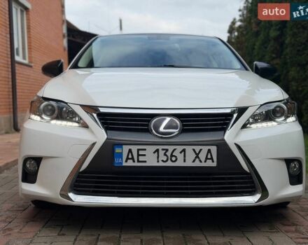 Белый Лексус СТ, объемом двигателя 1.8 л и пробегом 207 тыс. км за 13999 $, фото 2 на Automoto.ua