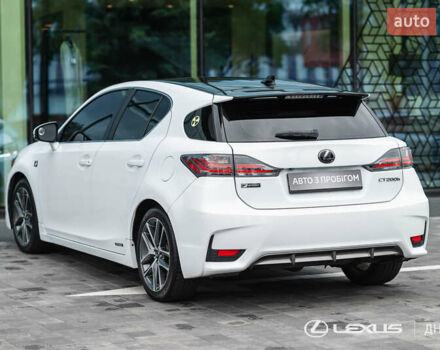 Білий Лексус СТ, об'ємом двигуна 1.8 л та пробігом 136 тис. км за 17600 $, фото 6 на Automoto.ua