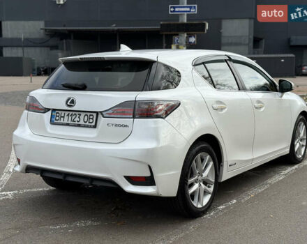 Белый Лексус СТ, объемом двигателя 1.8 л и пробегом 96 тыс. км за 15900 $, фото 4 на Automoto.ua