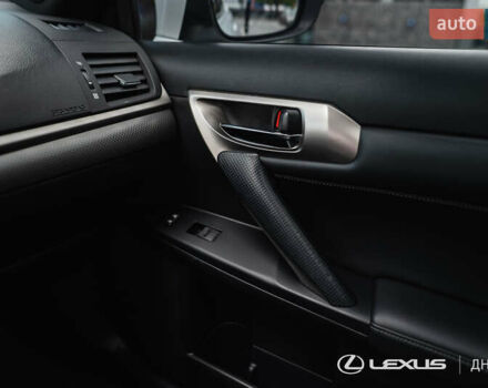 Білий Лексус СТ, об'ємом двигуна 1.8 л та пробігом 136 тис. км за 17600 $, фото 23 на Automoto.ua