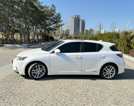 Белый Лексус СТ, объемом двигателя 1.8 л и пробегом 145 тыс. км за 15000 $, фото 2 на Automoto.ua