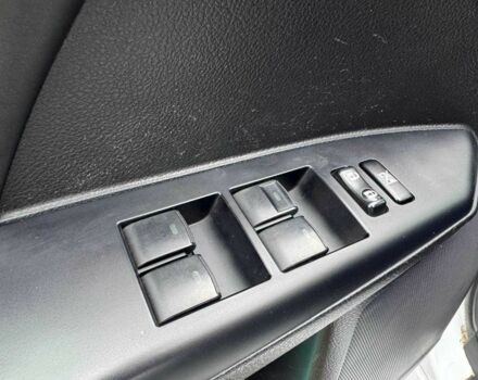 Белый Лексус СТ, объемом двигателя 1.8 л и пробегом 180 тыс. км за 14900 $, фото 16 на Automoto.ua