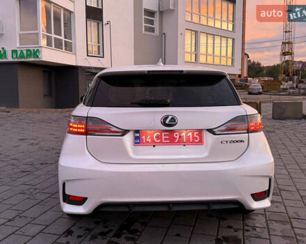 Білий Лексус СТ, об'ємом двигуна 0 л та пробігом 154 тис. км за 16700 $, фото 8 на Automoto.ua