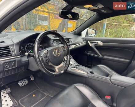 Белый Лексус СТ, объемом двигателя 1.8 л и пробегом 180 тыс. км за 14900 $, фото 9 на Automoto.ua