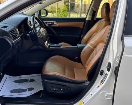 Білий Лексус СТ, об'ємом двигуна 0 л та пробігом 120 тис. км за 9000 $, фото 9 на Automoto.ua