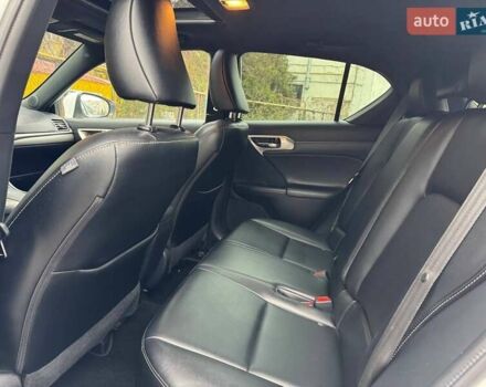 Белый Лексус СТ, объемом двигателя 1.8 л и пробегом 180 тыс. км за 14900 $, фото 15 на Automoto.ua