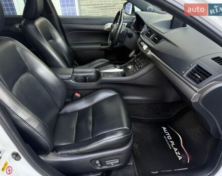 Белый Лексус СТ, объемом двигателя 1.8 л и пробегом 180 тыс. км за 14900 $, фото 38 на Automoto.ua