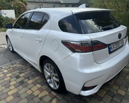 Белый Лексус СТ, объемом двигателя 1.8 л и пробегом 180 тыс. км за 14800 $, фото 2 на Automoto.ua