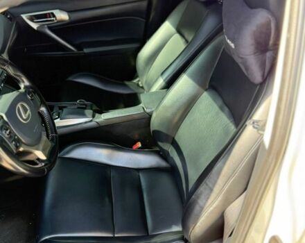 Білий Лексус СТ, об'ємом двигуна 1.8 л та пробігом 150 тис. км за 14700 $, фото 12 на Automoto.ua