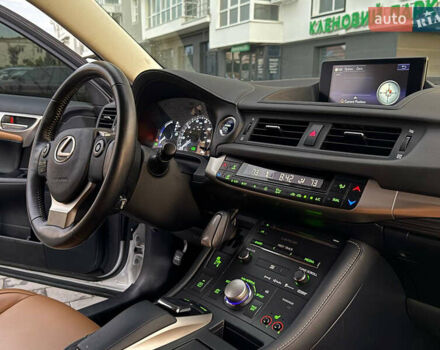 Білий Лексус СТ, об'ємом двигуна 0 л та пробігом 154 тис. км за 16700 $, фото 16 на Automoto.ua
