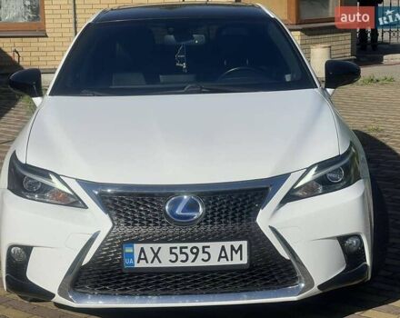 Белый Лексус СТ, объемом двигателя 1.8 л и пробегом 305 тыс. км за 13990 $, фото 1 на Automoto.ua