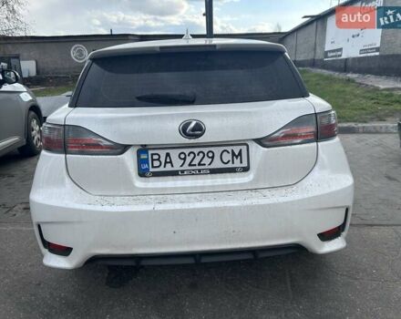 Білий Лексус СТ, об'ємом двигуна 1.8 л та пробігом 82 тис. км за 17000 $, фото 5 на Automoto.ua