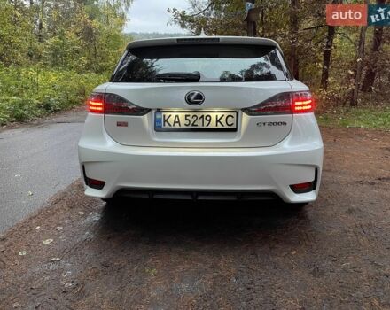 Белый Лексус СТ, объемом двигателя 1.8 л и пробегом 86 тыс. км за 15000 $, фото 7 на Automoto.ua