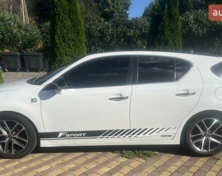 Белый Лексус СТ, объемом двигателя 1.8 л и пробегом 305 тыс. км за 13990 $, фото 7 на Automoto.ua