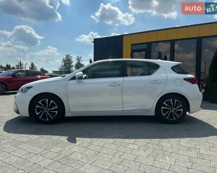 Білий Лексус СТ, об'ємом двигуна 1.8 л та пробігом 70 тис. км за 16999 $, фото 3 на Automoto.ua