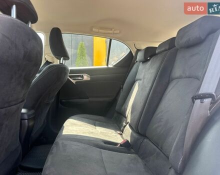 Білий Лексус СТ, об'ємом двигуна 1.8 л та пробігом 70 тис. км за 16999 $, фото 23 на Automoto.ua