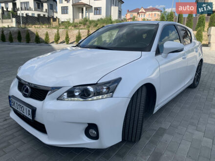 Белый Лексус СТ, объемом двигателя 1.8 л и пробегом 111 тыс. км за 13800 $, фото 1 на Automoto.ua