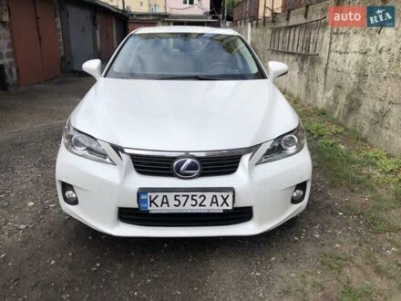 Лексус СТ 2011 в Киеве на Automoto.ua Белый Лексус СТ, объемом двигателя 1.8 л и пробегом 211 тыс. км за 12100 $, фото 1 на Automoto.ua