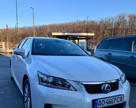 Белый Лексус СТ, объемом двигателя 1.8 л и пробегом 205 тыс. км за 12600 $, фото 1 на Automoto.ua