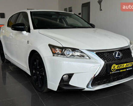 Белый Лексус СТ, объемом двигателя 1.8 л и пробегом 146 тыс. км за 12600 $, фото 1 на Automoto.ua