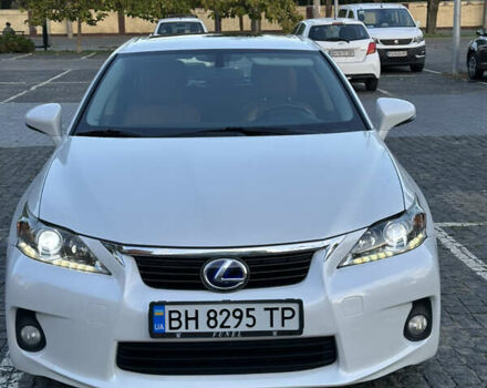 Белый Лексус СТ, объемом двигателя 1.8 л и пробегом 270 тыс. км за 11249 $, фото 1 на Automoto.ua