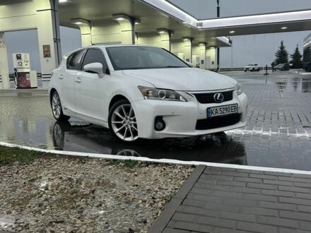 Белый Лексус СТ, объемом двигателя 1.8 л и пробегом 200 тыс. км за 10850 $, фото 1 на Automoto.ua